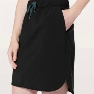 Lululemon On the Fly Skirt - Black - SZ 8 - drawstring waist